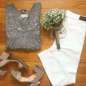 NWT Super Soft Gray Printed V Neck Blouse XS